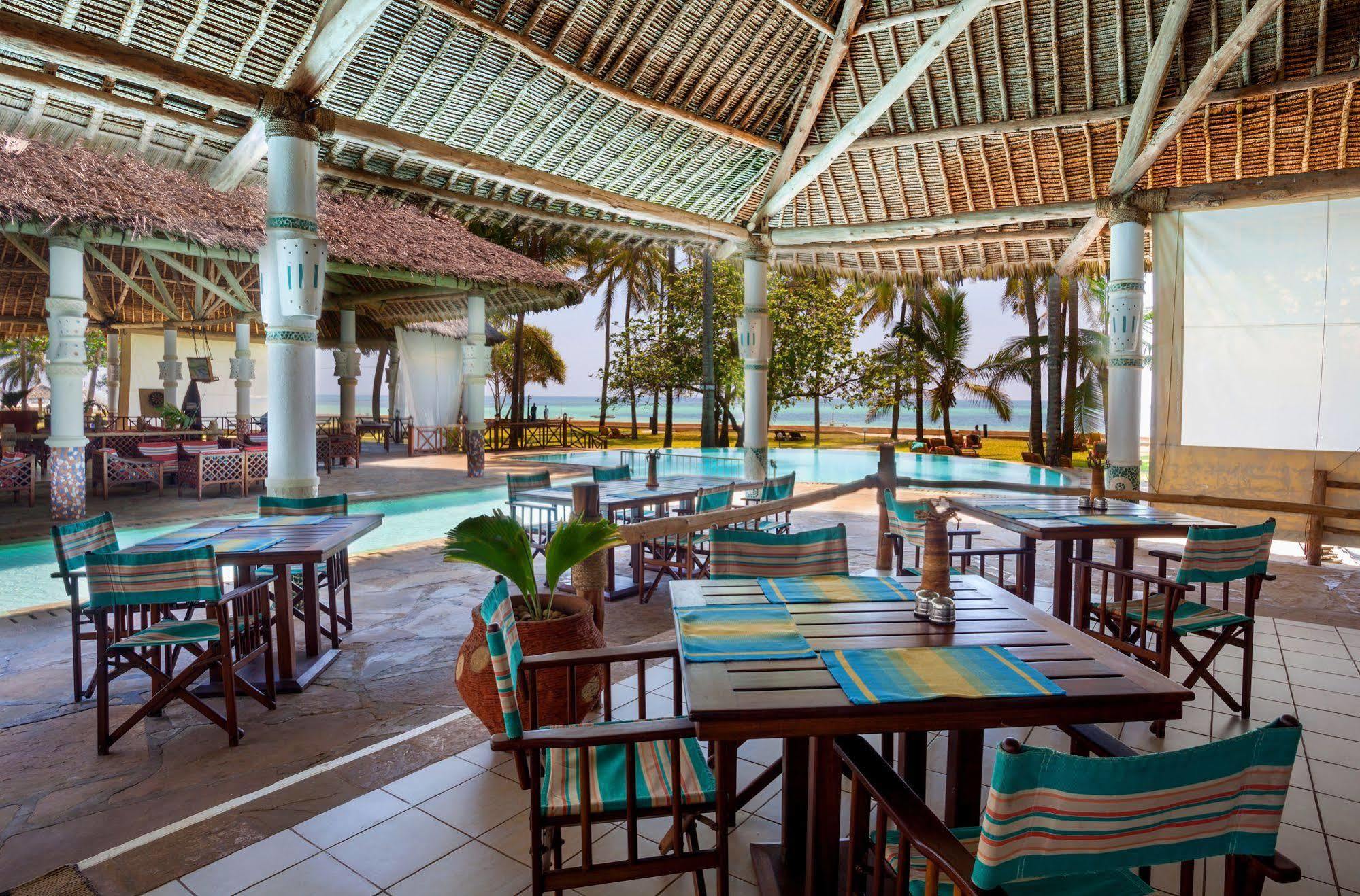 Neptune Village Beach Resort & Spa Galu Exterior foto