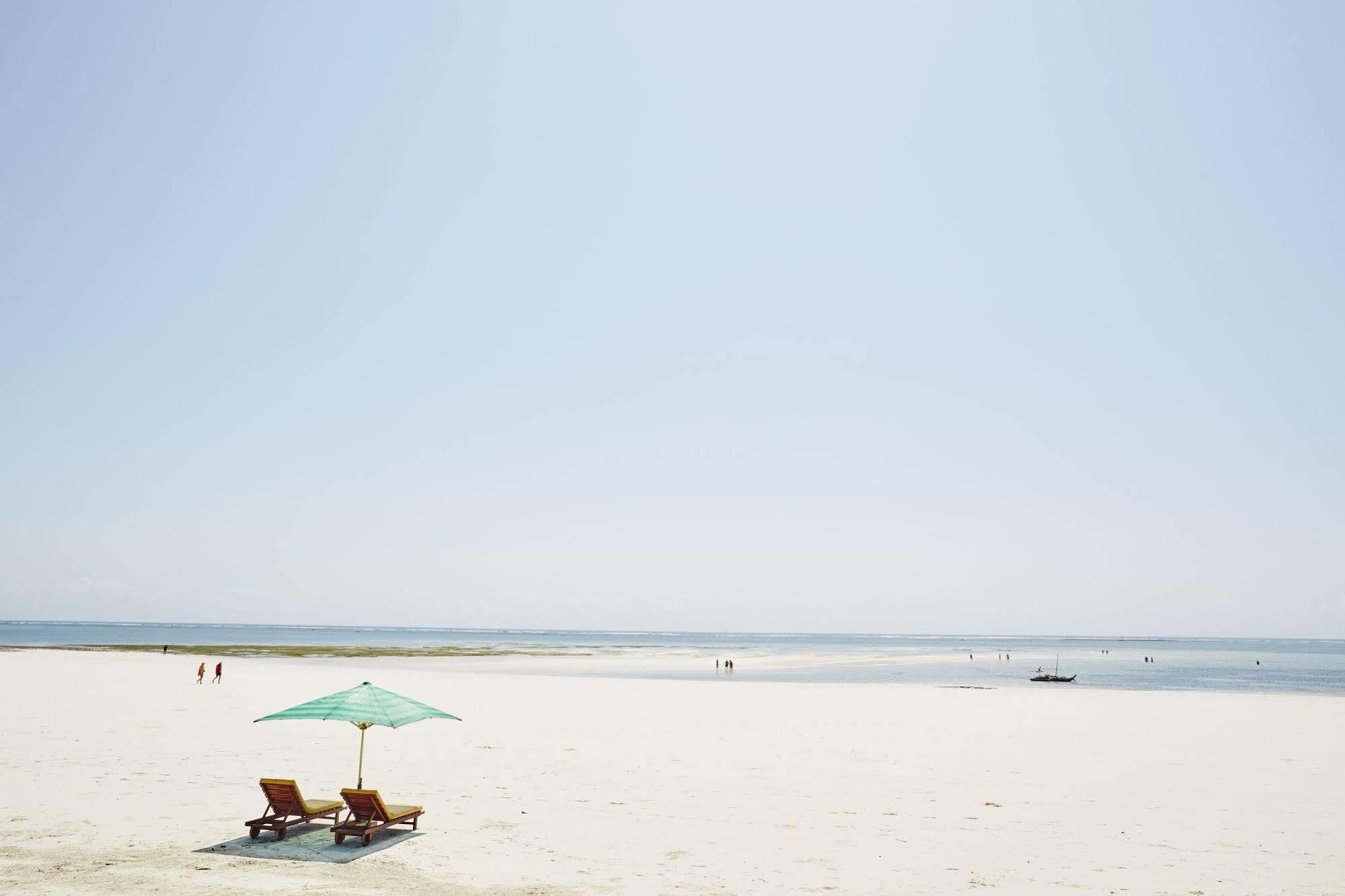 Neptune Village Beach Resort & Spa Galu Exterior foto